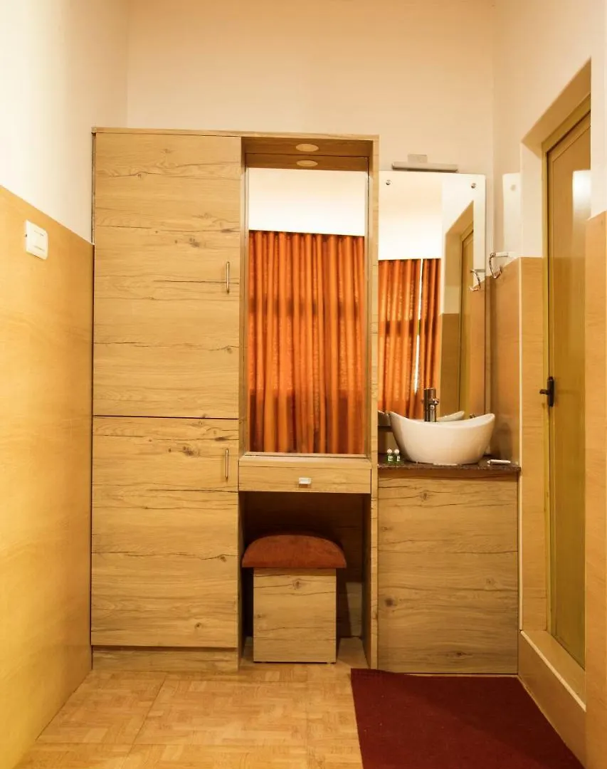 Crescent Family Resort Ambalavayal